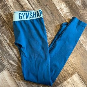 Gym shark leggings